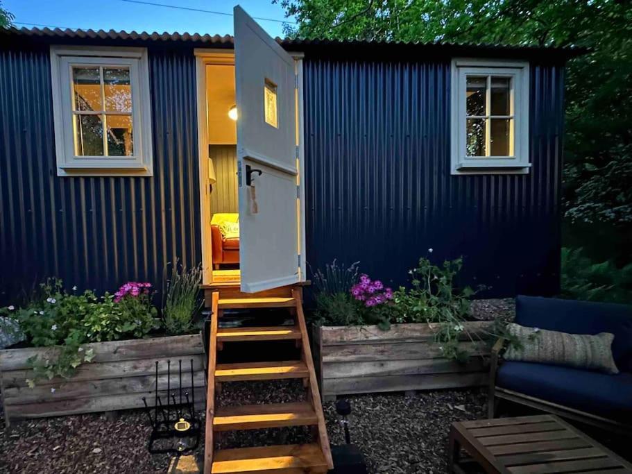 Cornwall Woodland Shepherd's Hut - Dennis Hut * Bodmin